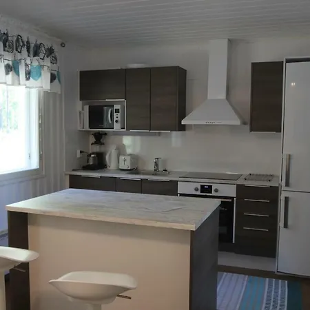 Holiday home Hattusaaren Rantamajat