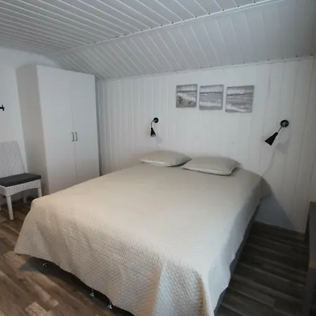 Casa de Férias Hattusaaren Rantamajat Kolinkylä